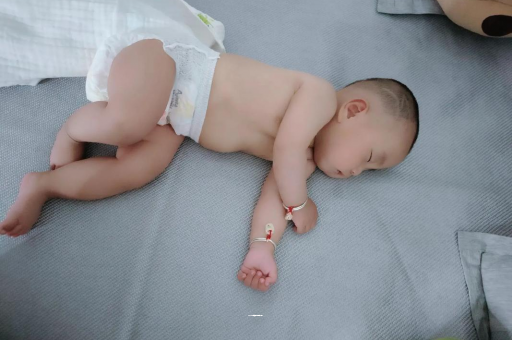 攸县几个月宝宝会抬头
